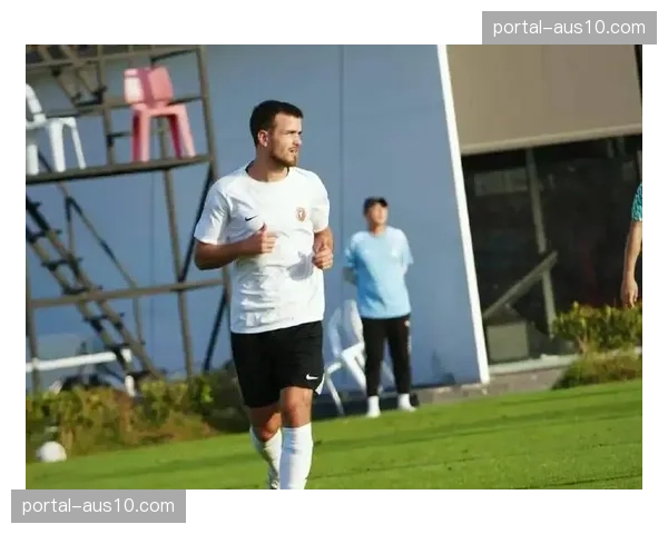 瓦吉奇鲁莽放铲染红离场 辽宁铁人后卫成防线隐患